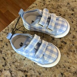 Baby girls gingham velcro shoe H&M BRAND NEW🩵🩵